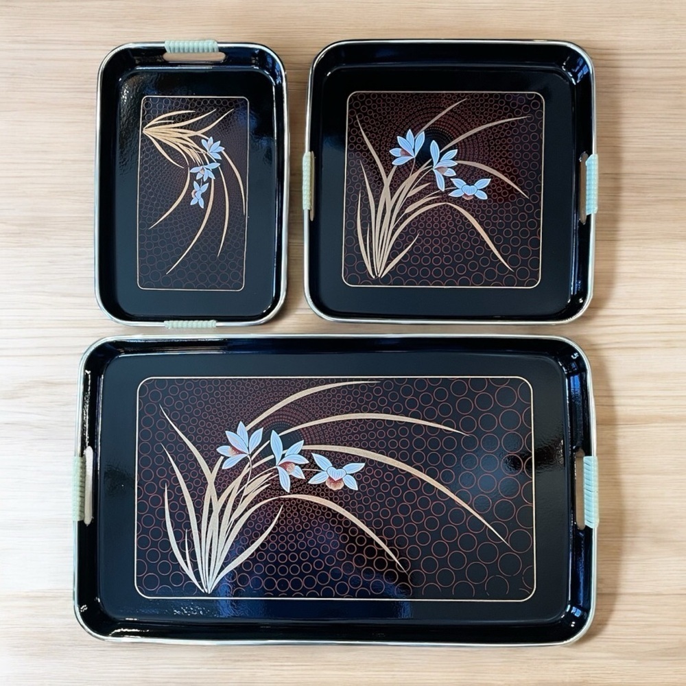 Set of 3 vintage lacquered, nesting trays, excellent condition, vintage